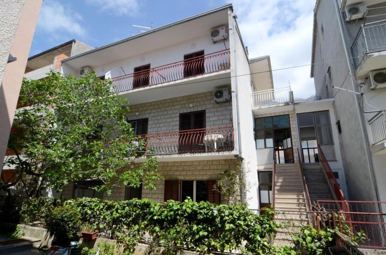 12211b Apartment