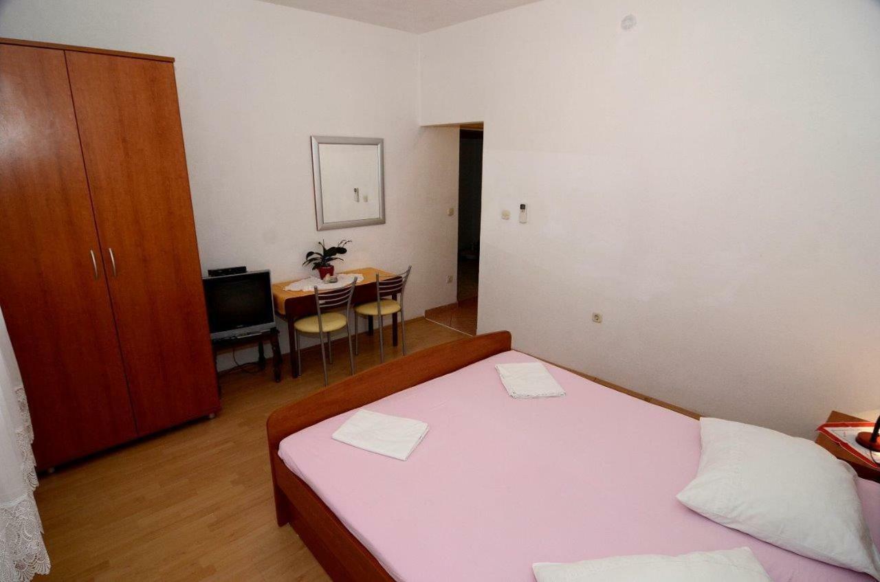 Apartment 12211b